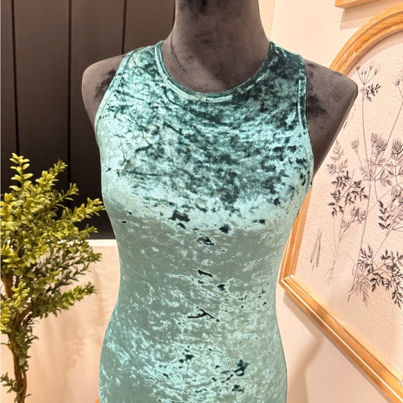 Vintage 90s La Belle velvet dress - Picture 7 of 9